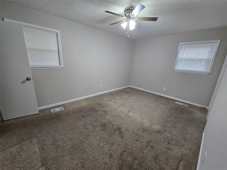 Building Photo - 106 Magnolia Ct