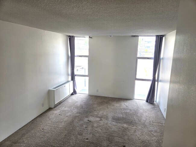 Building Photo - Charming 1-Bedroom Condo in the Heart of Denver's University Neighborhood