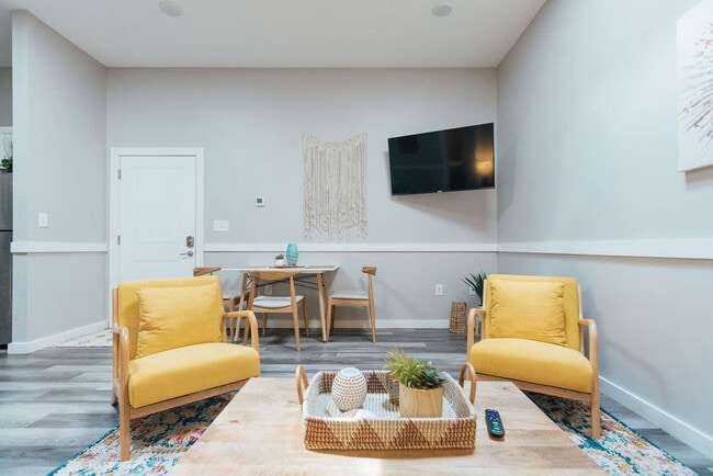 Building Photo - 117 Spring St