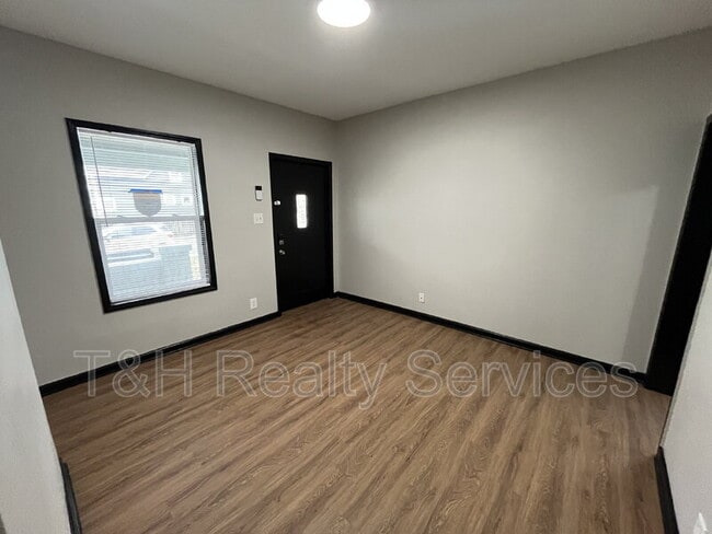 Building Photo - 1407 S Alabama St