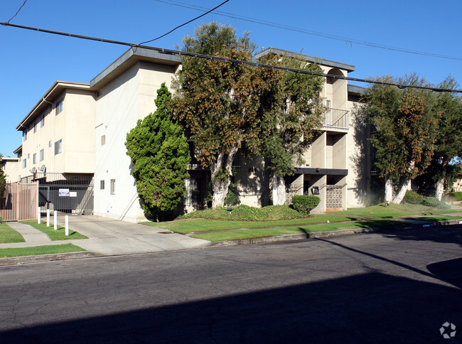 Building Photo - 925 N. Inglewood Ave.