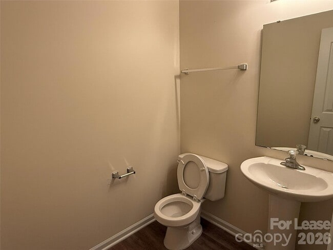 Building Photo - 1420 Ladora Dr