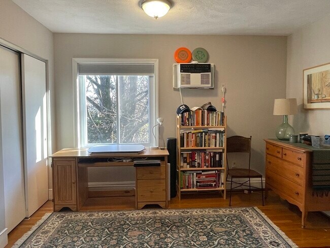 Building Photo - 1420-1426 Centre St