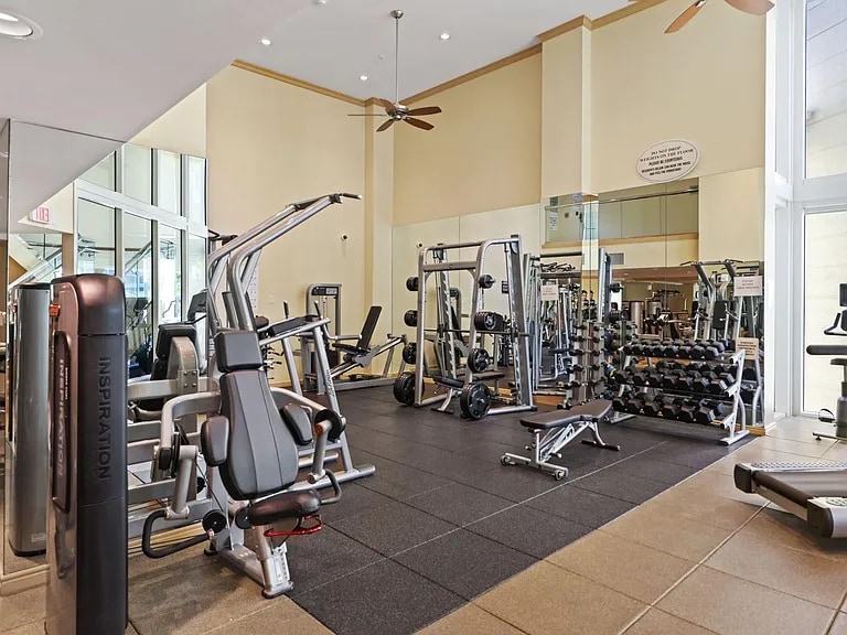 Building Photo - 347 N New River Dr E