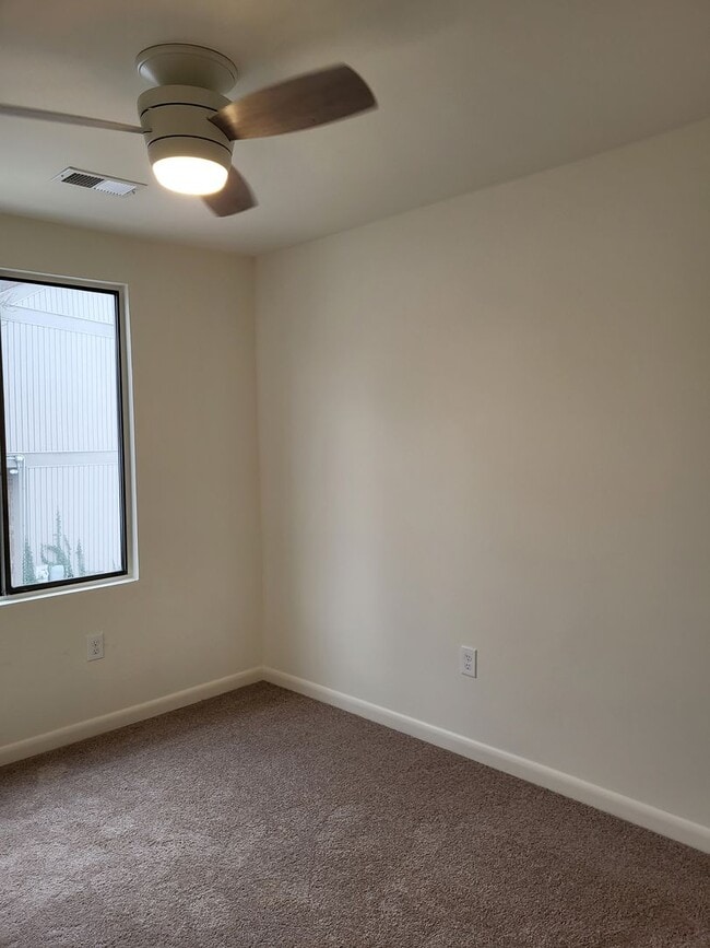 Building Photo - RENOVATED 3 Bedroom Community Treasure!