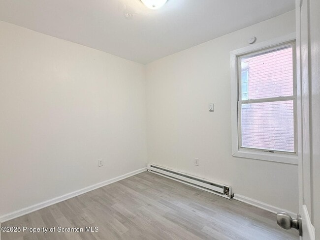 Building Photo - 210-212 Center Ave