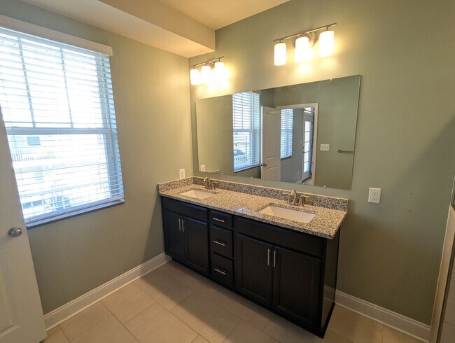 Building Photo - Ground level (two story) Condo in Westview South Community available early April!