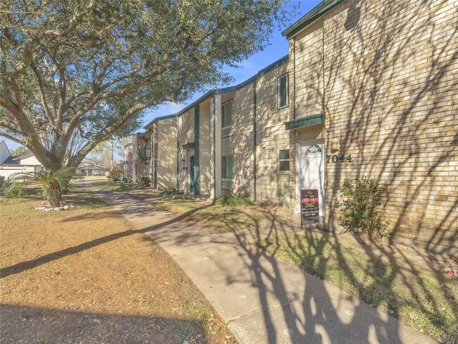 Building Photo - 7044 S Dairy Ashford Rd