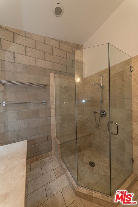 Building Photo - 717 Highland Ave