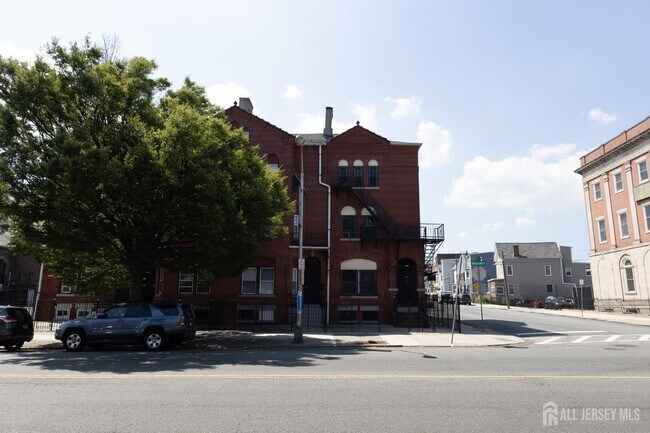 Primary Photo - 222 Broadway