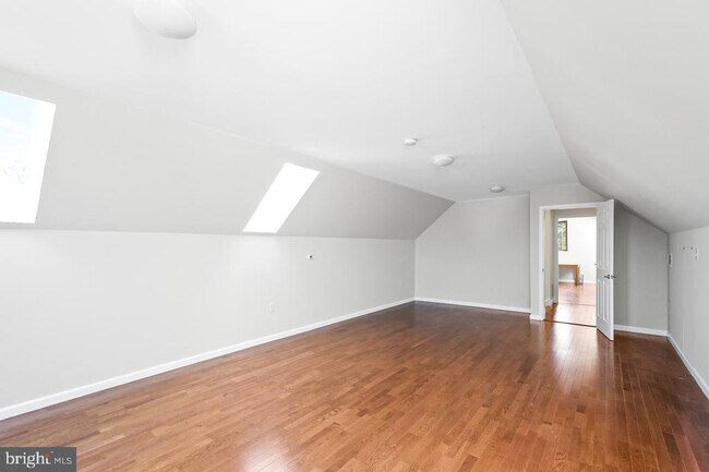 Building Photo - 10009 Sinnott Ct