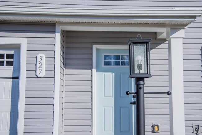 Building Photo - 4 Bedroom Home in Waynesboro