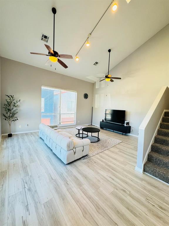 Building Photo - 6908 Yellowstone Way Dr