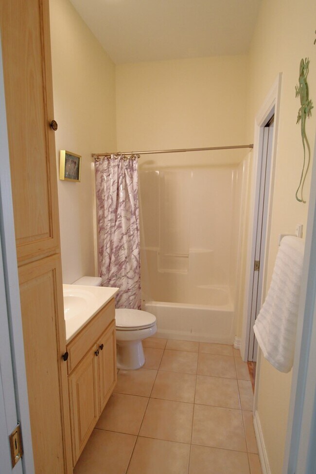 Building Photo - 107 E Swordfish St