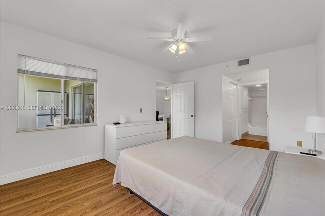 Building Photo - 12651 SW 16th Ct