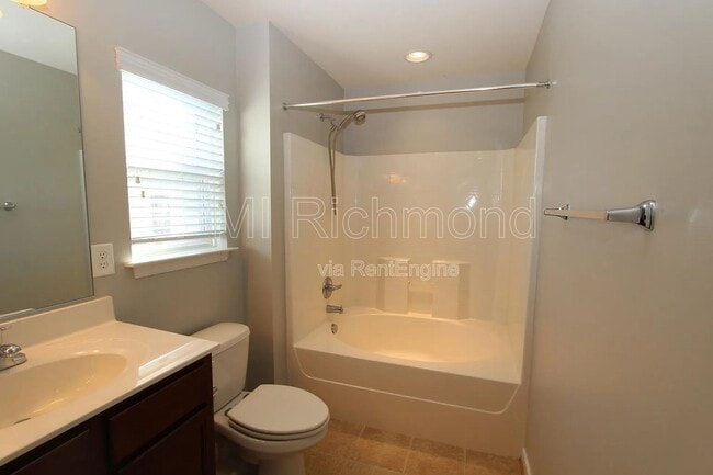 Building Photo - 637 Abbey Village Cir