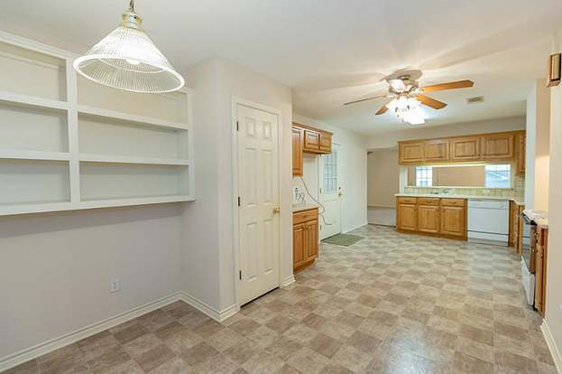 Building Photo - 203 Pine Valley