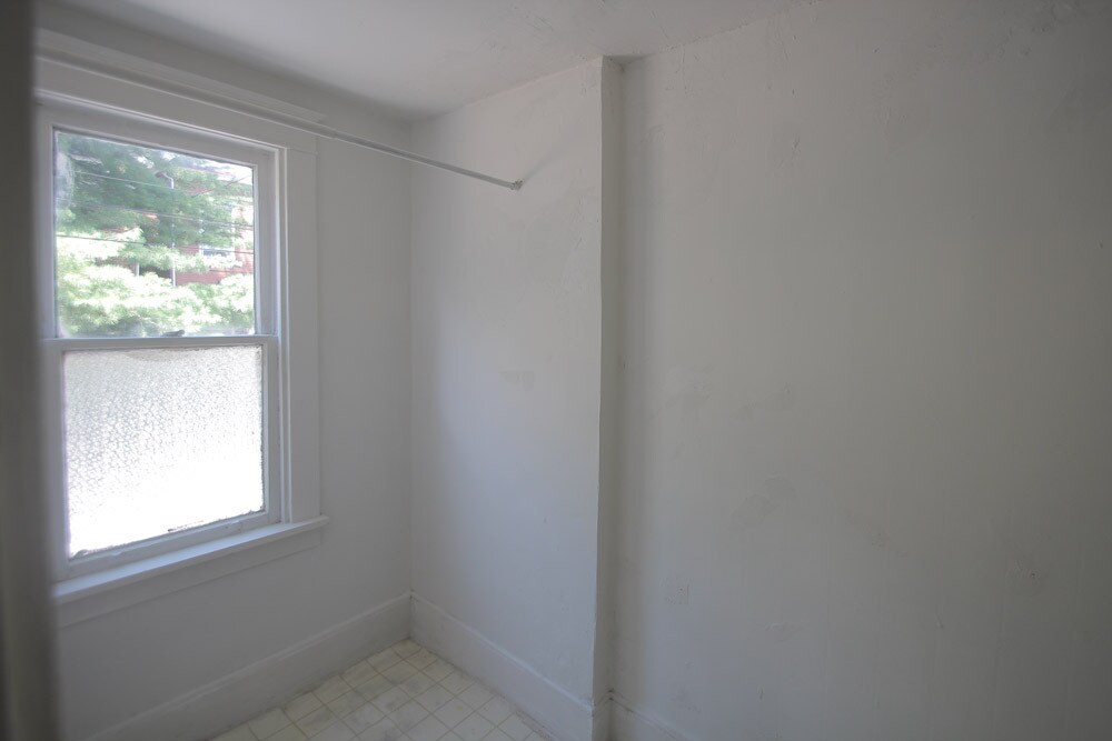 Building Photo - 605 Mifflin Ave