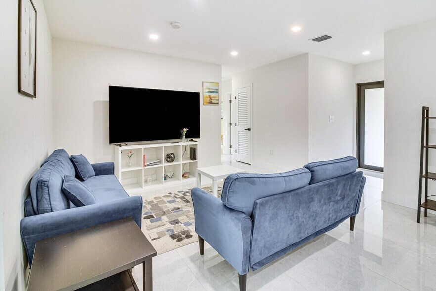 Primary Photo - 6124 SW 64th Terrace