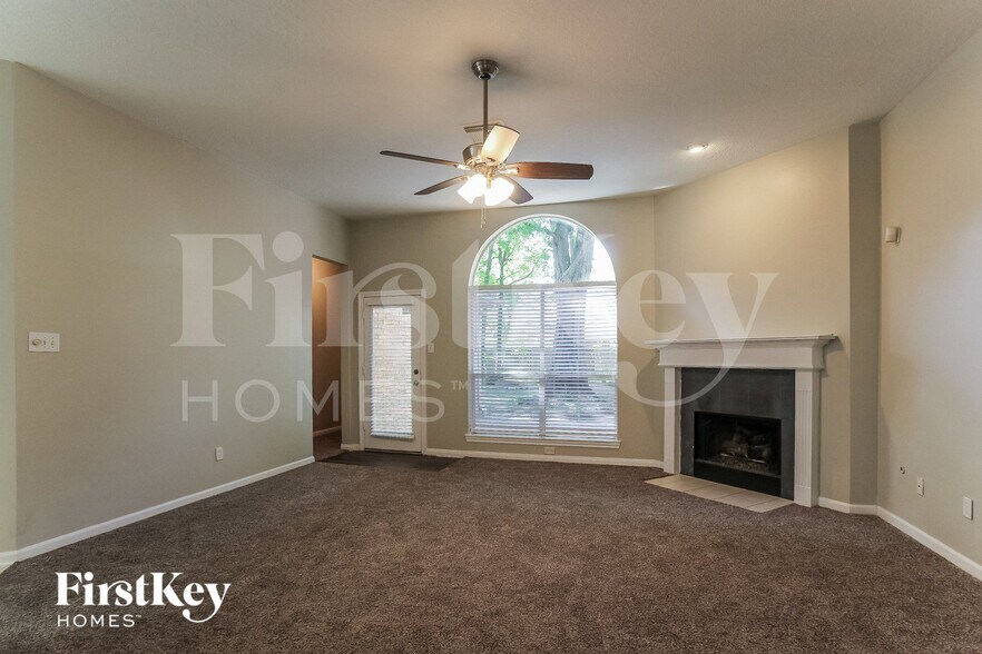 Building Photo - 6319 Upper Lake Dr