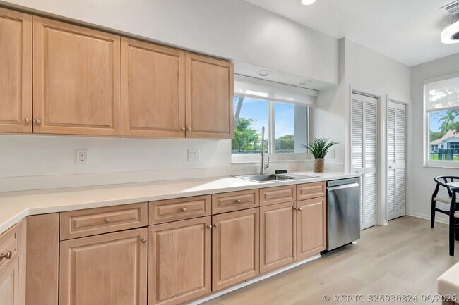 Building Photo - 2213 NW 62nd Dr