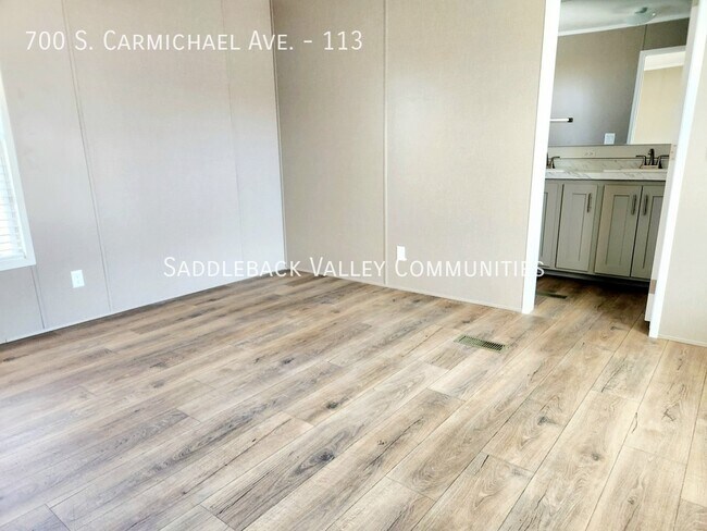 Building Photo - 700 S Carmichael Ave