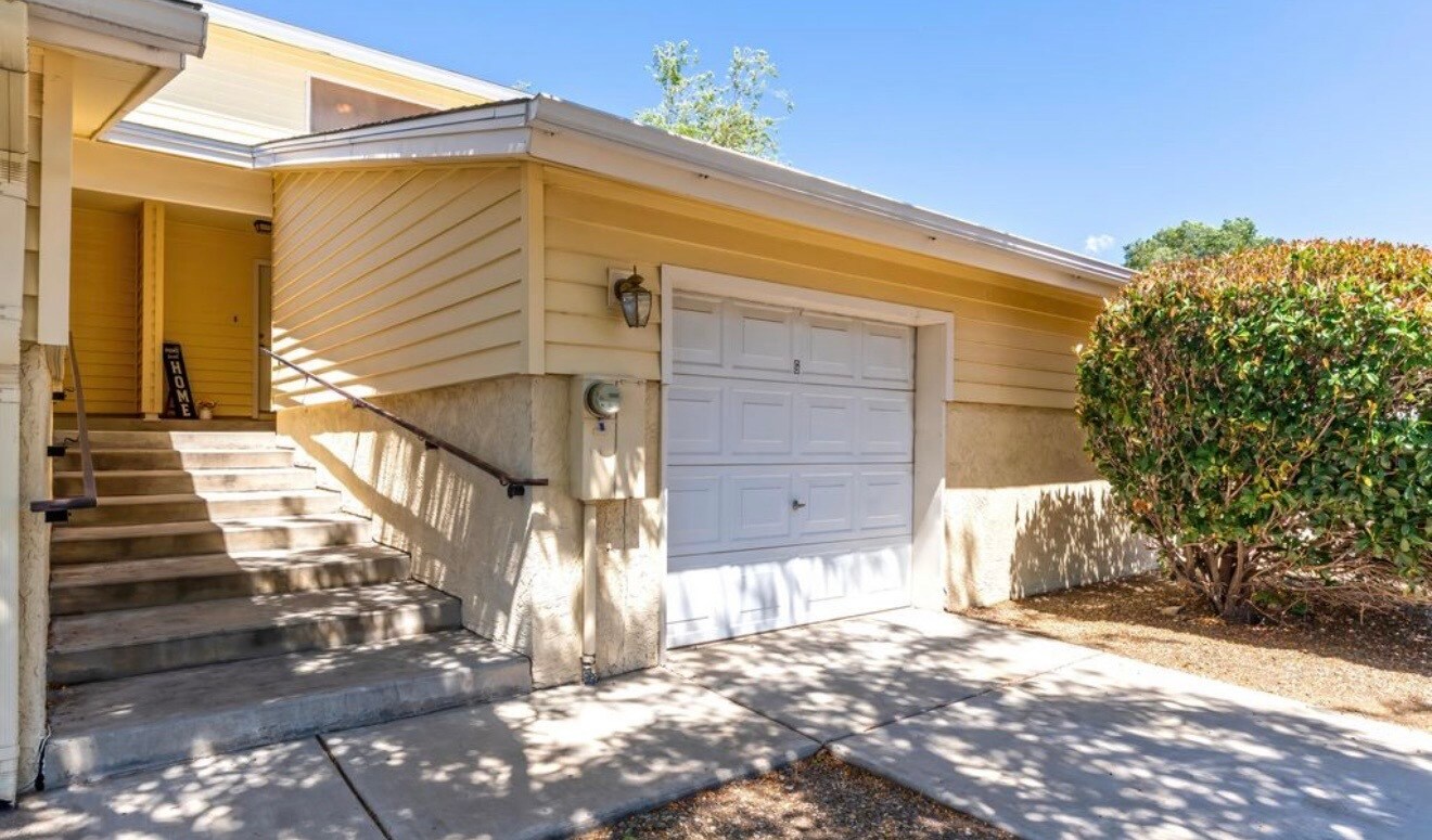 Building Photo - 1246 N Barzona Ave