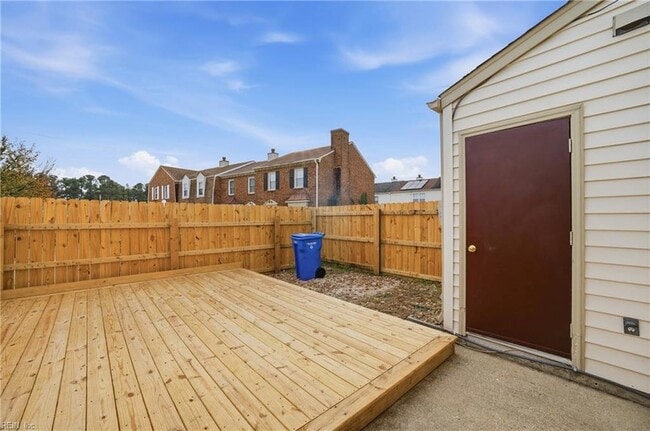 Building Photo - 725 Mill Landing Rd