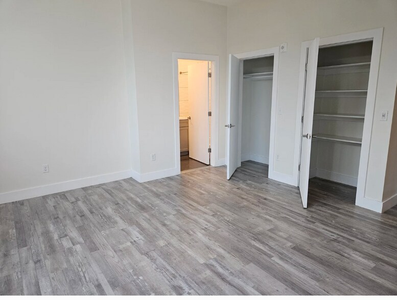 Building Photo - 1463 Dorchester Ave
