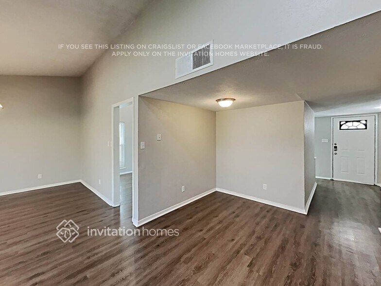 Building Photo - 4145 Silverberry Ave