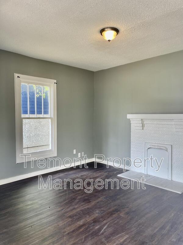 Building Photo - 1241 E 35th St