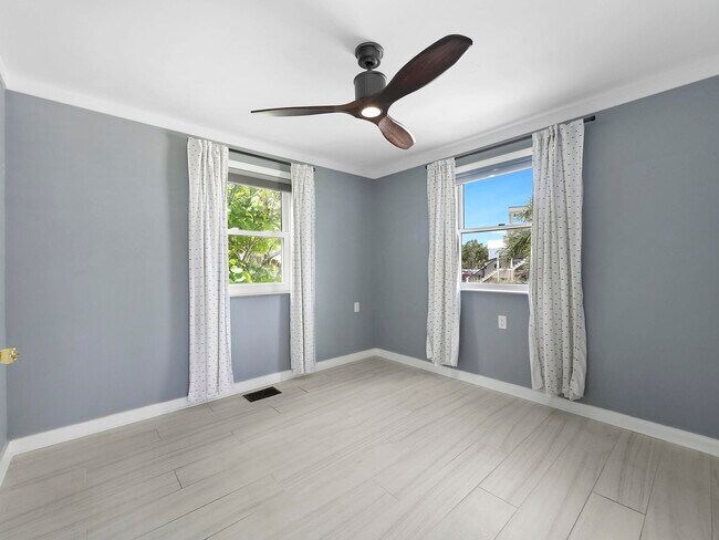 Building Photo - 5084 Atlantic View