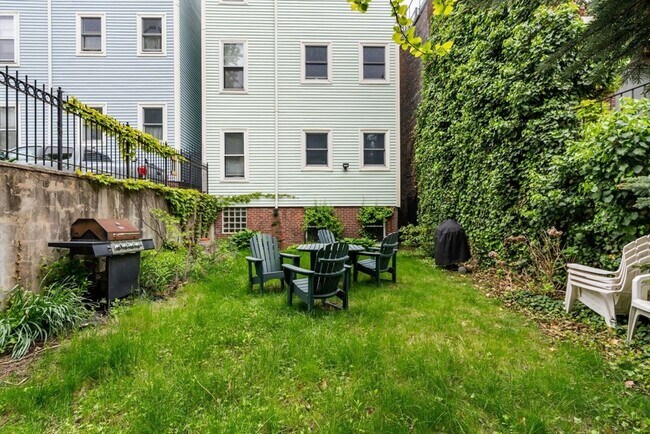 Building Photo - 26 Cordis St