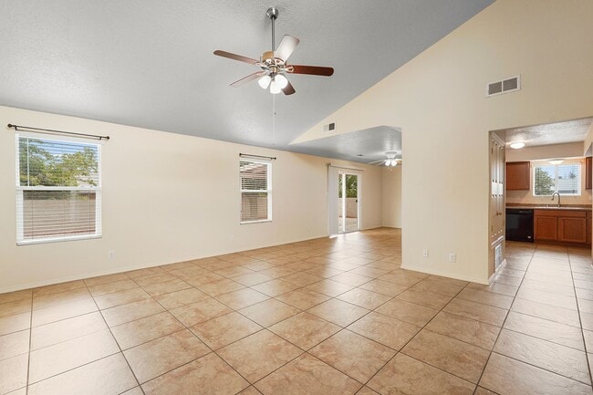 Building Photo - For Rent | 3 Bed / 2 Bath | 1-Car Garage |...