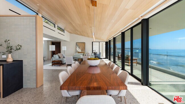 Building Photo - 31388 Broad Beach Rd