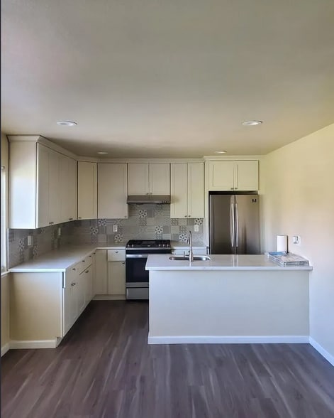 Building Photo - 1940 Peabody Rd