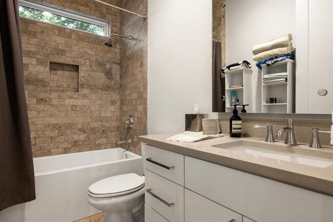 Building Photo - 1908 Kinney Ave