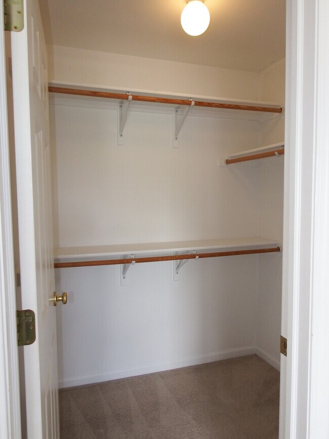 Building Photo - BEAUTIFUL 2 BEDROOM 2 BATH CONDO!