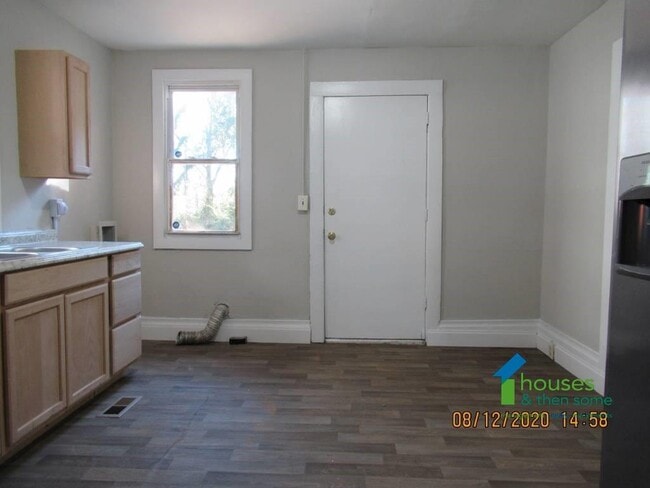 Building Photo - 107 Ackley Rd Ext