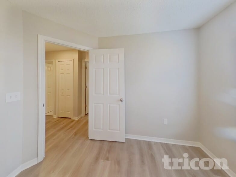 Building Photo - 2009 Kiwi Trail