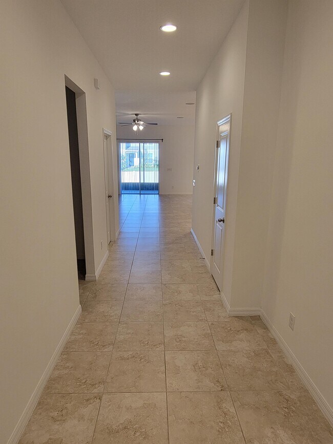 Building Photo - 5325 Jubiloso Dr