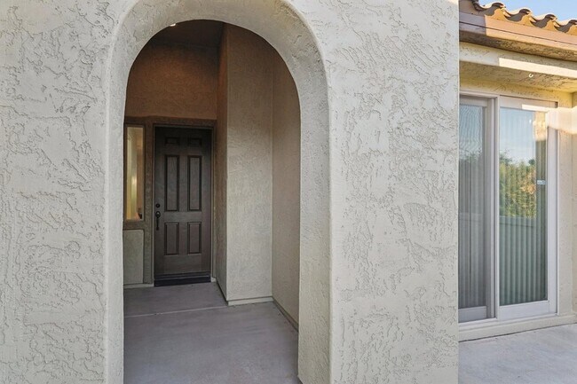 Building Photo - 12600 W Rosewood Ln