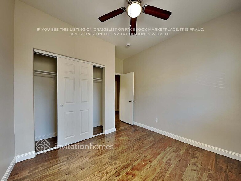 Building Photo - 686 E Colt Ct