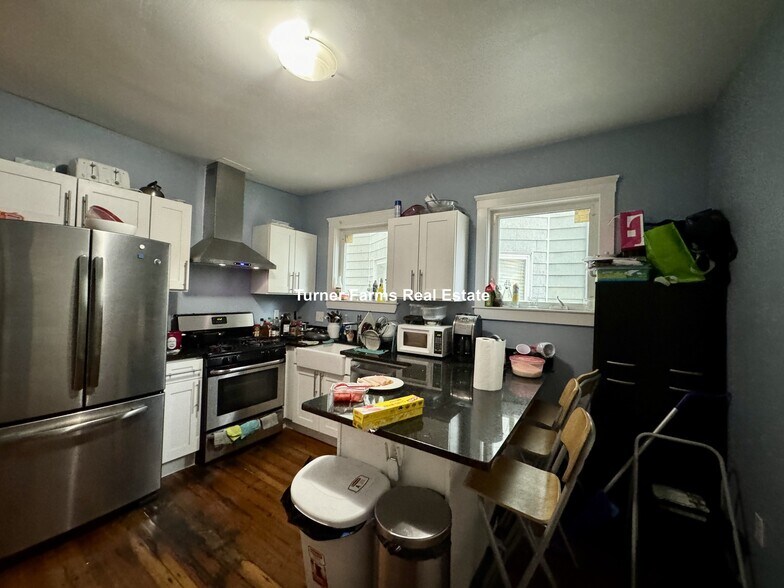 Building Photo - 374 Prospect St