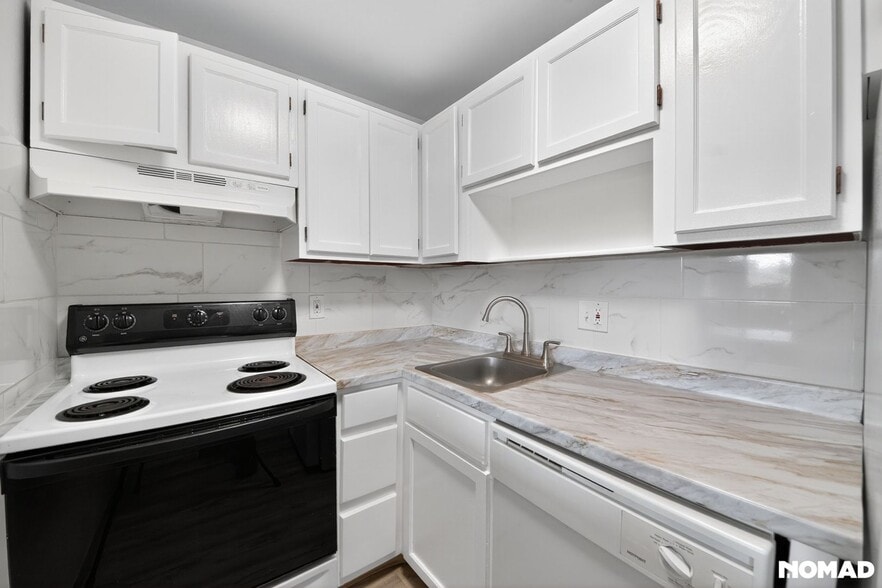 Building Photo - 1865 Fenton St