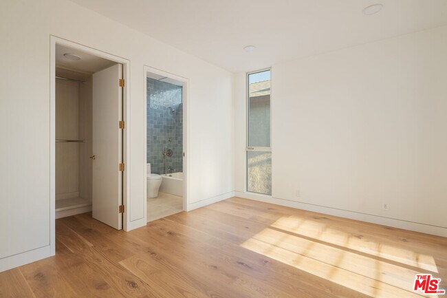 Building Photo - 2801 Sanborn Ave