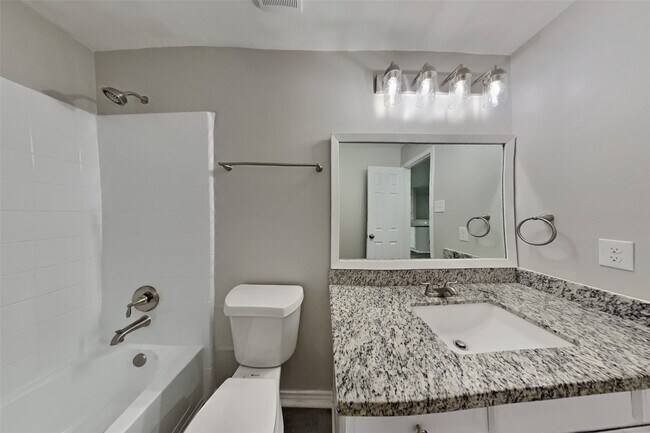 Building Photo - 15623 Ashbournne Springs Ln