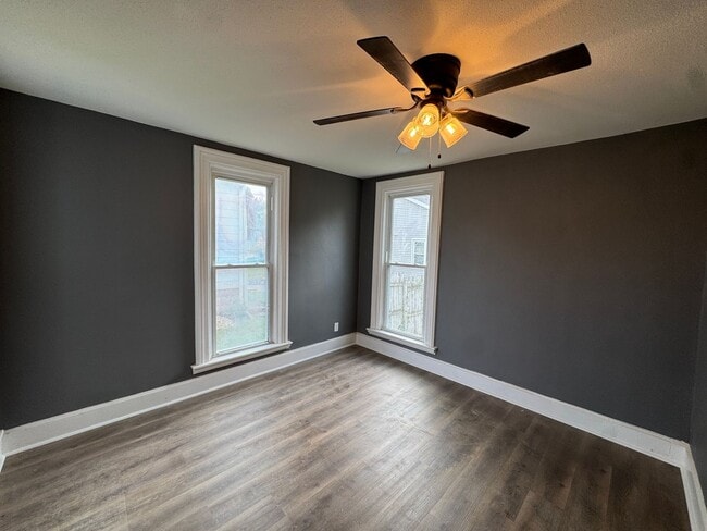 Building Photo - Charming 2-Story Home with Eat-In Kitchen ...