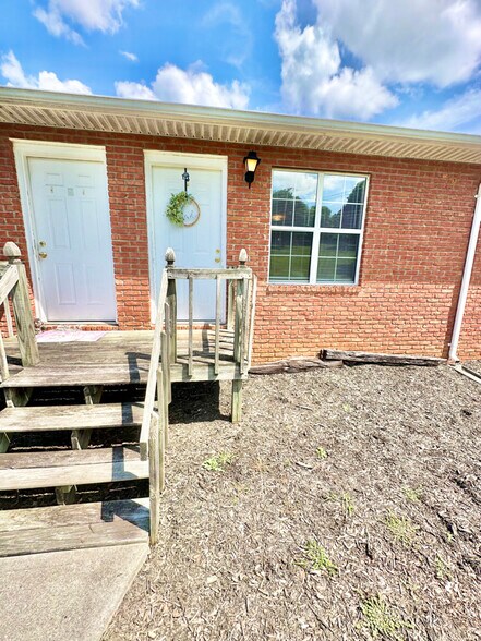 Building Photo - 801 Old Gray Station Rd