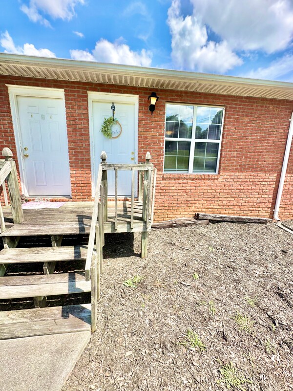 Building Photo - 801 Old Gray Station Rd